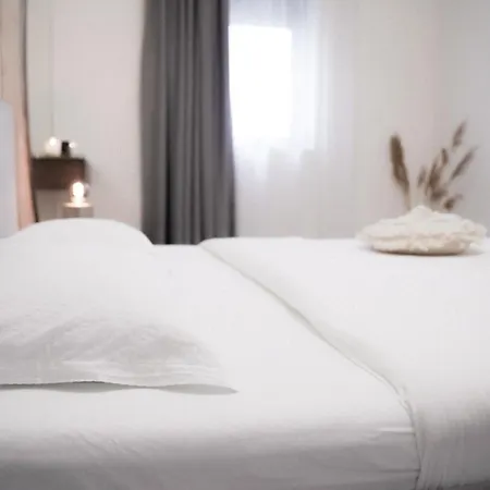 Skyline Loft - Premiere Hospital - Private Parking Apartmán