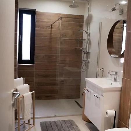 Apartment Skyline Loft - Premiere Hospital - Private Parking Timisoara